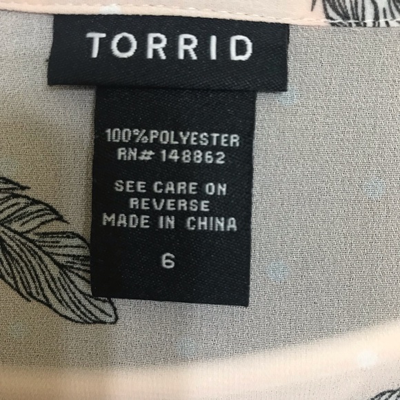 Torrid floral print chiffon hi lo top size 30 - Picture 5 of 5